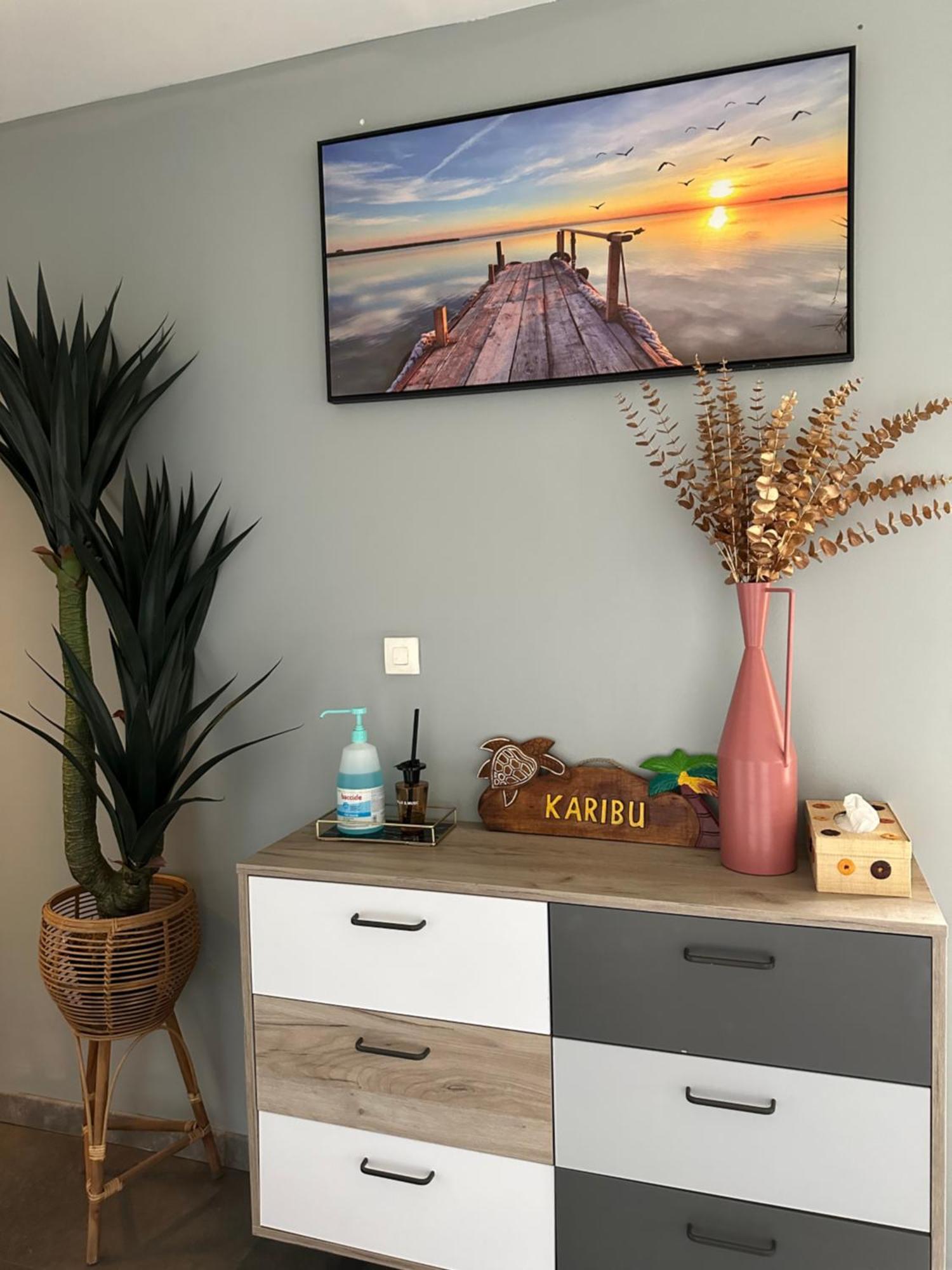 Appart'Eden : Vue Panoramique Sur Saint-Denis Apartment แซ็งต์-โกลติลด์ ภายนอก รูปภาพ
